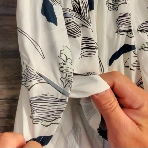 Athleta White and Blue Floral Athletic Shorts - Picture 3 of 9